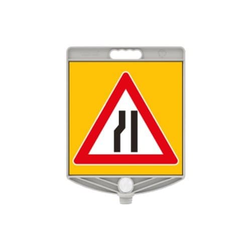 Soldan Daralan Yol Kare Levha 300x300 mm