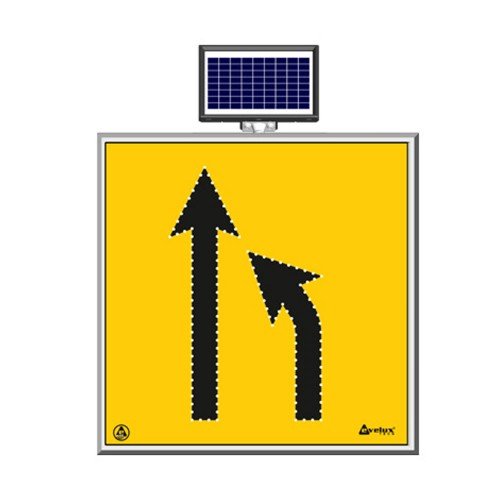 Solar Ledli Yol Bakim Levhasi(100X100Cm) Sağdan Daralan Yol